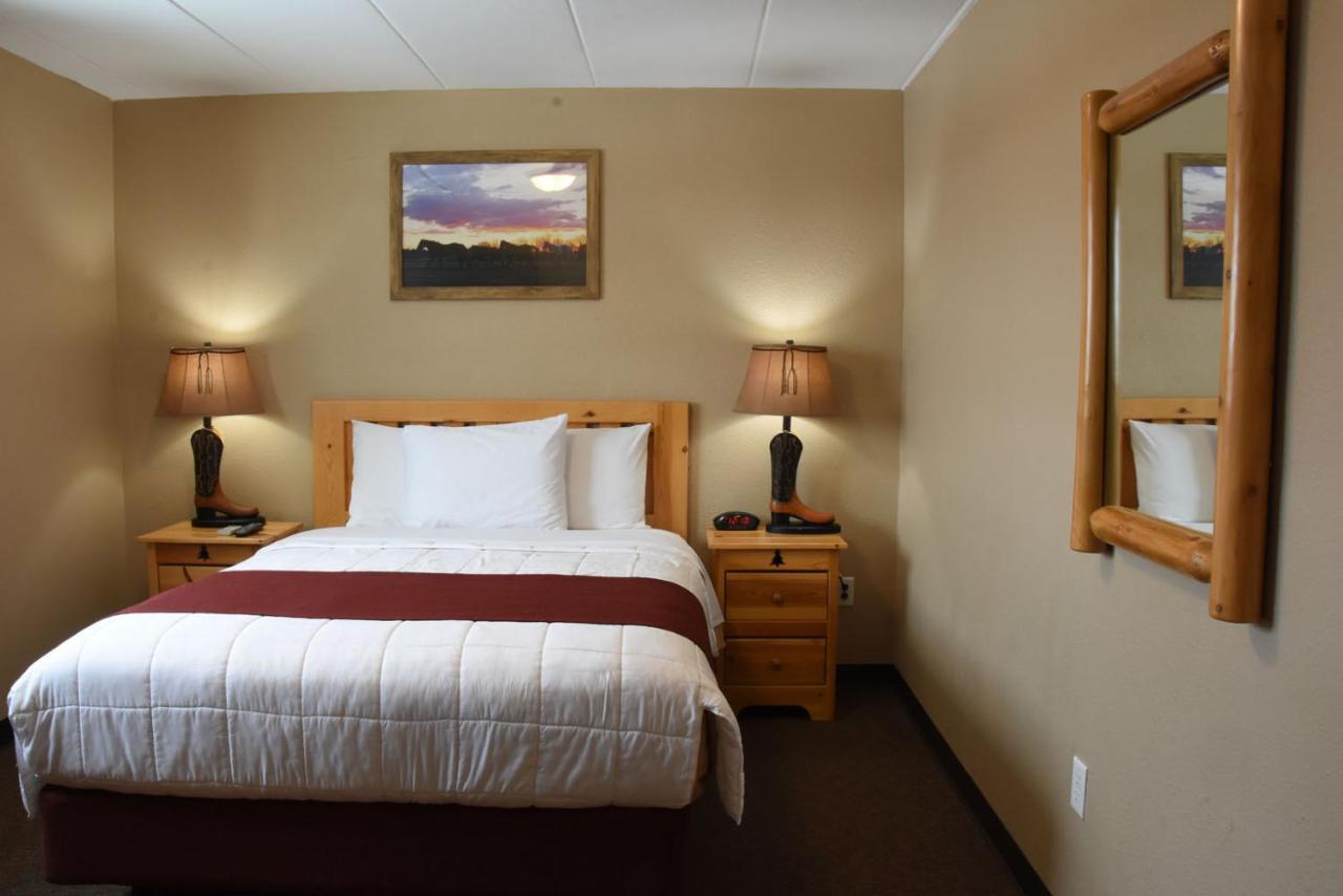 Woodside Dells Hotel & Suites Wisconsin Dells Exterior foto
